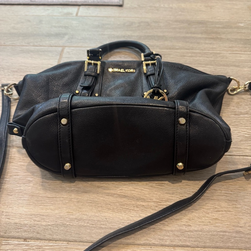 Beautiful Michael Kors Black Leather Satchel with Gold Hardware - Picture 3 of 7